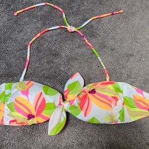 Victoria’s Secret Bathing suit top -M